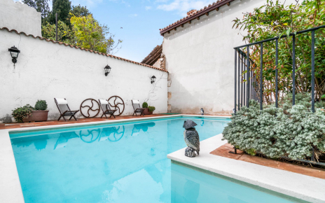 Enjoy the pool in total privacy